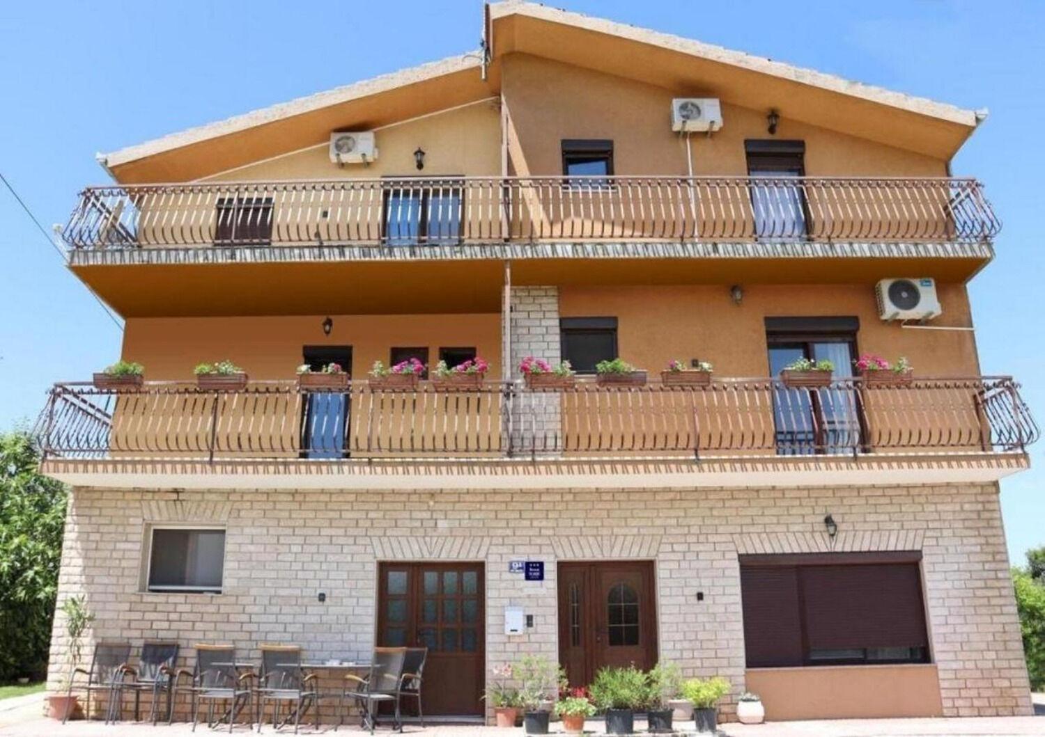 Rooms Marija - Rooms With Pool Trilj المظهر الخارجي الصورة